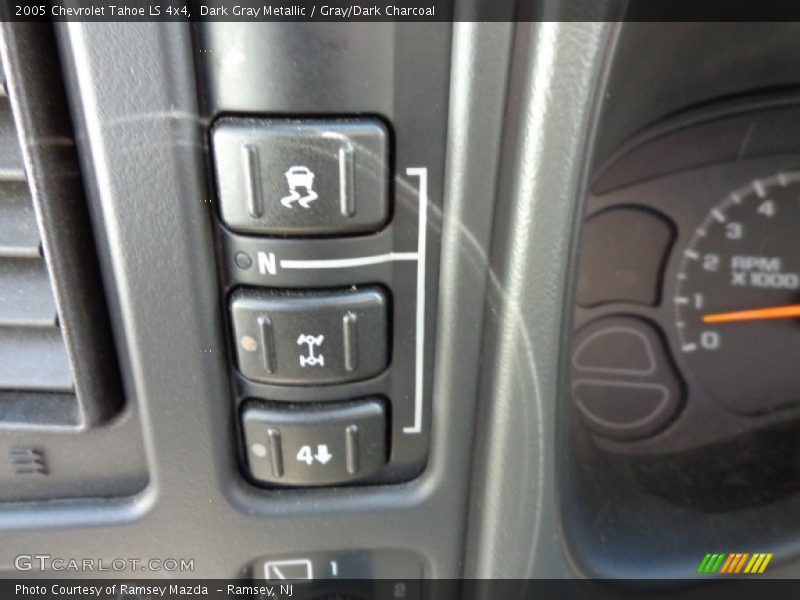 Dark Gray Metallic / Gray/Dark Charcoal 2005 Chevrolet Tahoe LS 4x4