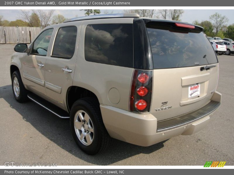 Gold Mist Metallic / Cocoa/Light Cashmere 2007 GMC Yukon Denali AWD