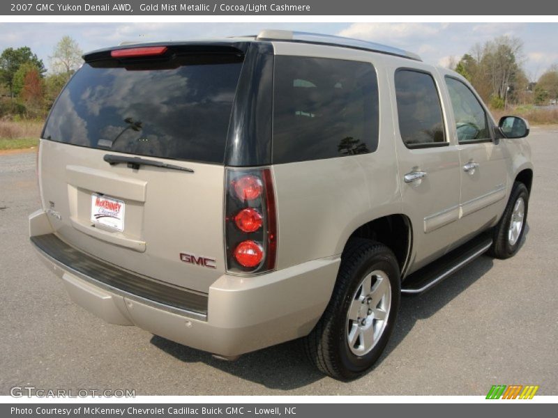 Gold Mist Metallic / Cocoa/Light Cashmere 2007 GMC Yukon Denali AWD