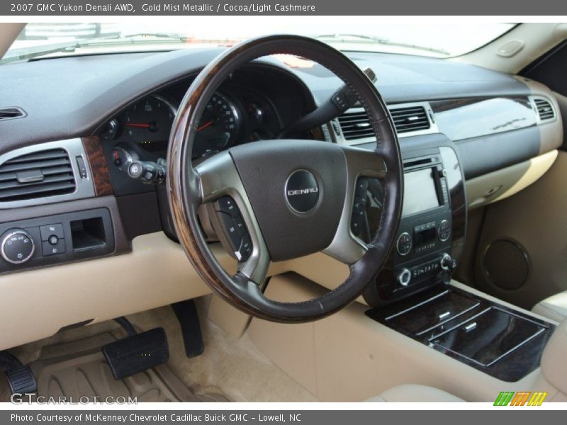 Gold Mist Metallic / Cocoa/Light Cashmere 2007 GMC Yukon Denali AWD