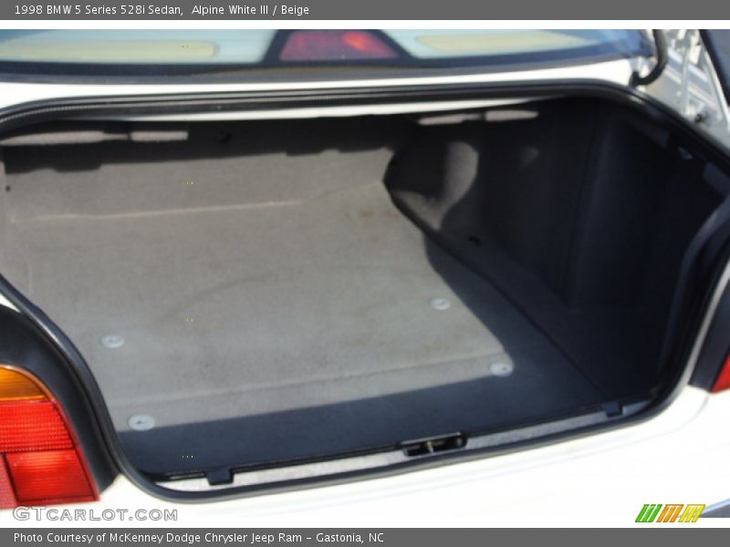 Alpine White III / Beige 1998 BMW 5 Series 528i Sedan