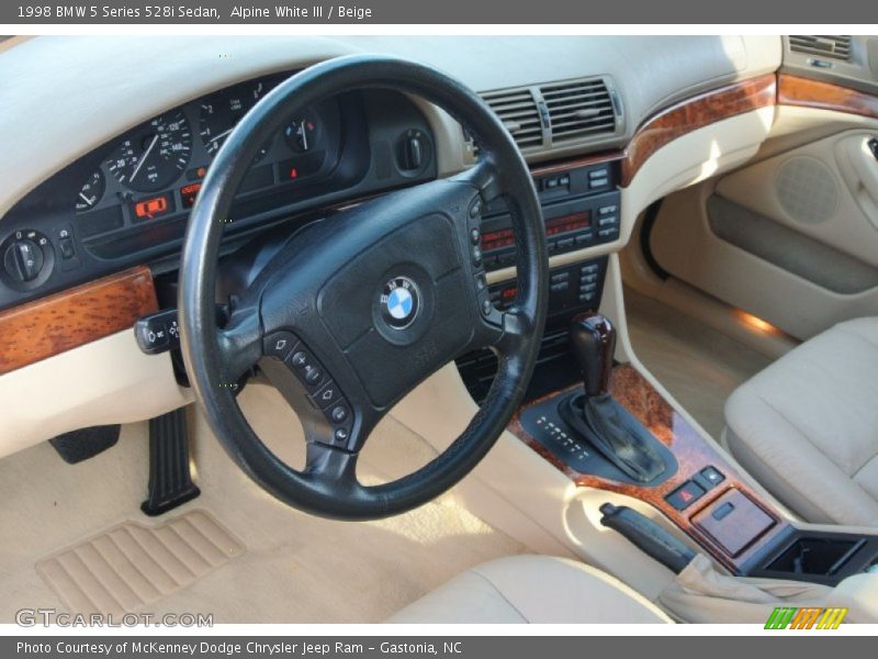 Alpine White III / Beige 1998 BMW 5 Series 528i Sedan