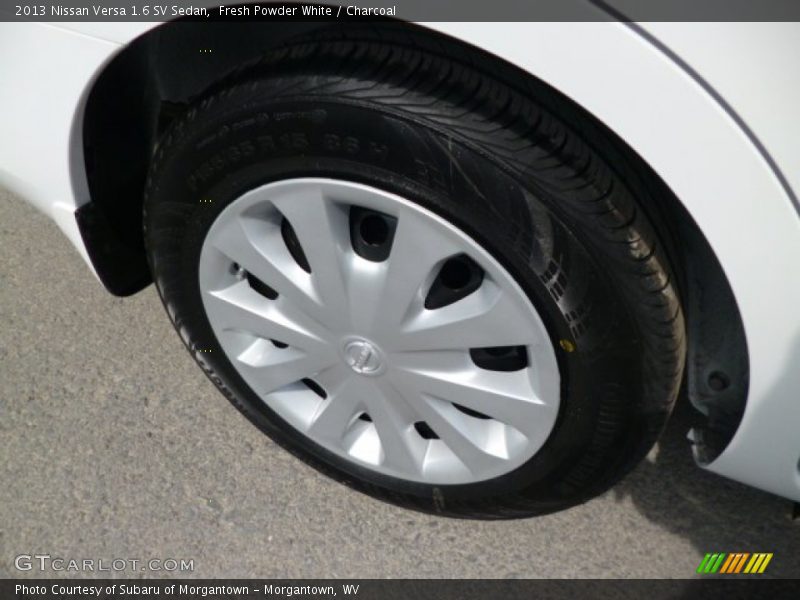 Fresh Powder White / Charcoal 2013 Nissan Versa 1.6 SV Sedan