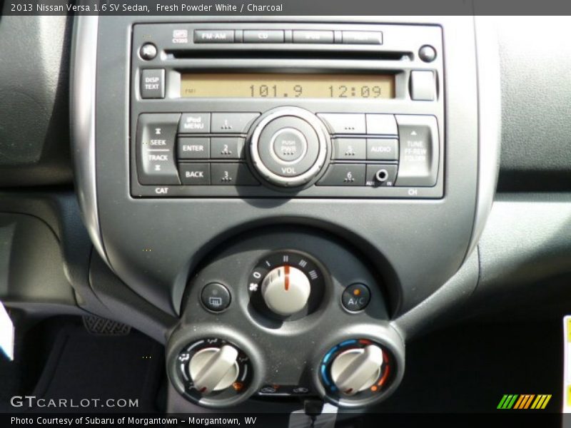 Fresh Powder White / Charcoal 2013 Nissan Versa 1.6 SV Sedan