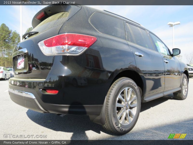 Super Black / Charcoal 2013 Nissan Pathfinder SL