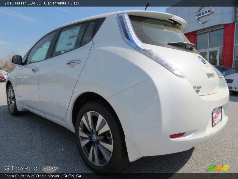 Glacier White / Black 2013 Nissan LEAF SL