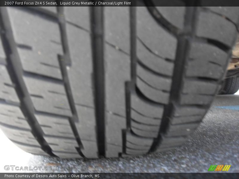 Liquid Grey Metallic / Charcoal/Light Flint 2007 Ford Focus ZX4 S Sedan