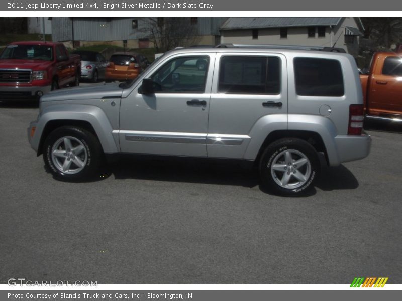 Bright Silver Metallic / Dark Slate Gray 2011 Jeep Liberty Limited 4x4