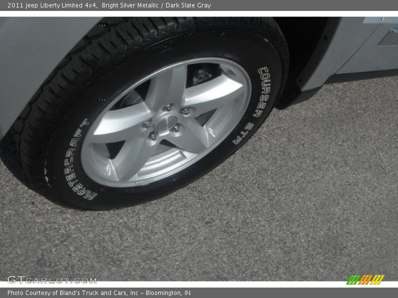 Bright Silver Metallic / Dark Slate Gray 2011 Jeep Liberty Limited 4x4