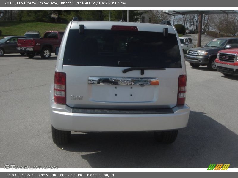 Bright Silver Metallic / Dark Slate Gray 2011 Jeep Liberty Limited 4x4