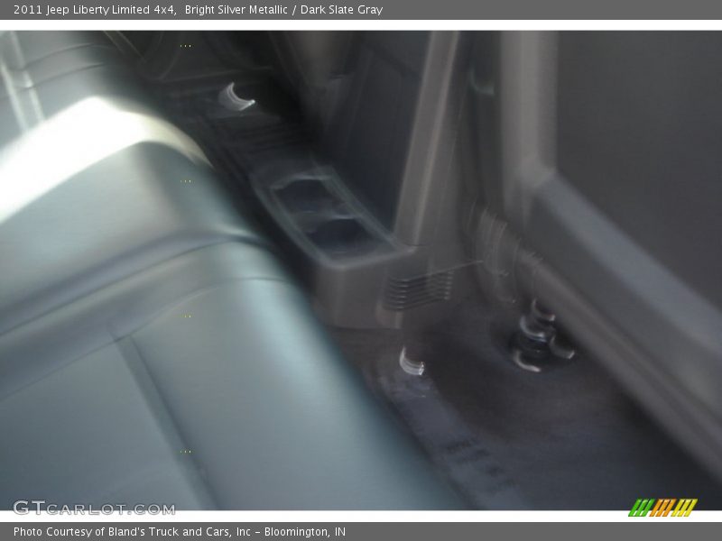 Bright Silver Metallic / Dark Slate Gray 2011 Jeep Liberty Limited 4x4