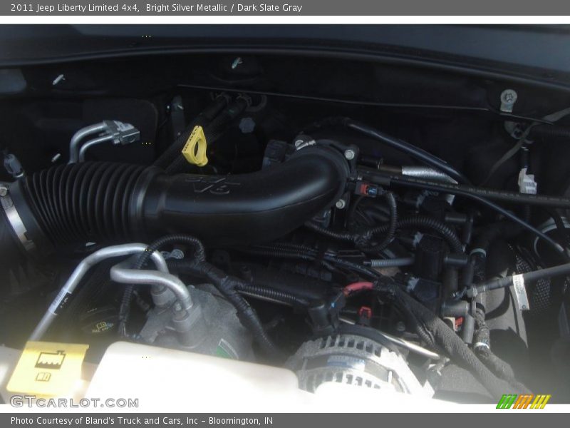 Bright Silver Metallic / Dark Slate Gray 2011 Jeep Liberty Limited 4x4