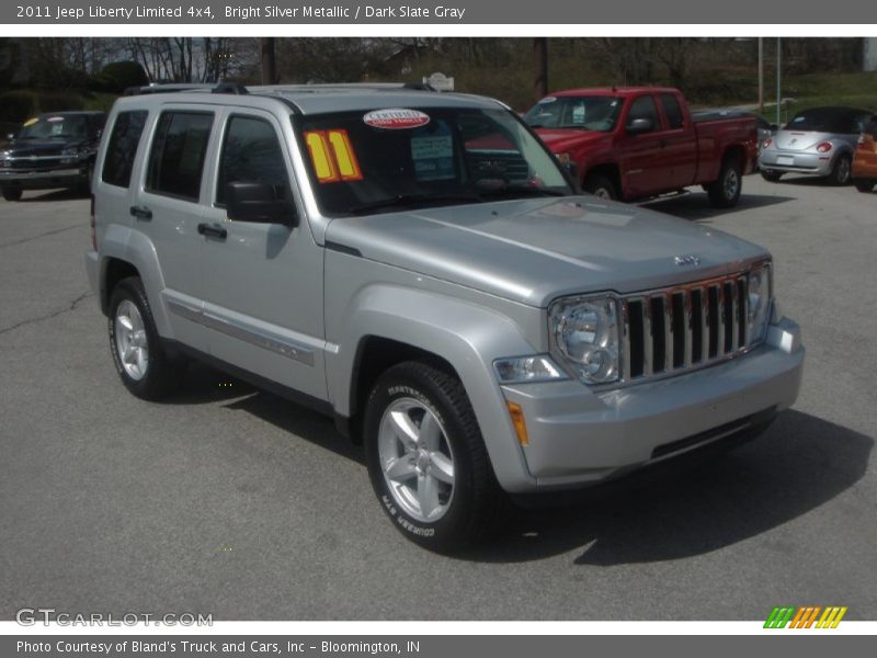 Bright Silver Metallic / Dark Slate Gray 2011 Jeep Liberty Limited 4x4