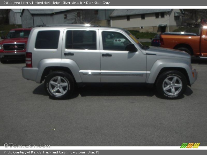 Bright Silver Metallic / Dark Slate Gray 2011 Jeep Liberty Limited 4x4