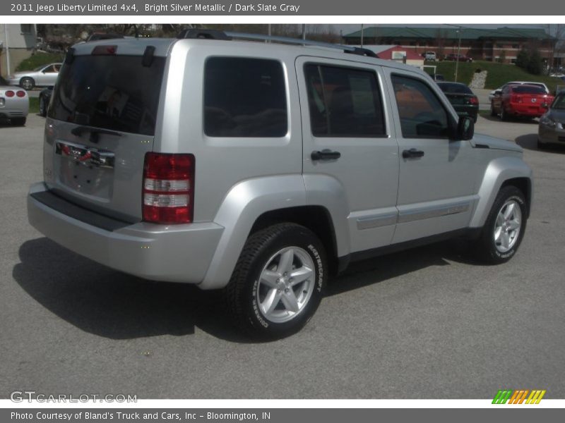 Bright Silver Metallic / Dark Slate Gray 2011 Jeep Liberty Limited 4x4