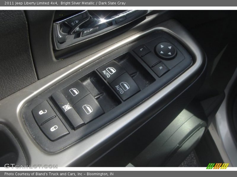 Bright Silver Metallic / Dark Slate Gray 2011 Jeep Liberty Limited 4x4