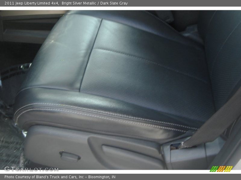 Bright Silver Metallic / Dark Slate Gray 2011 Jeep Liberty Limited 4x4