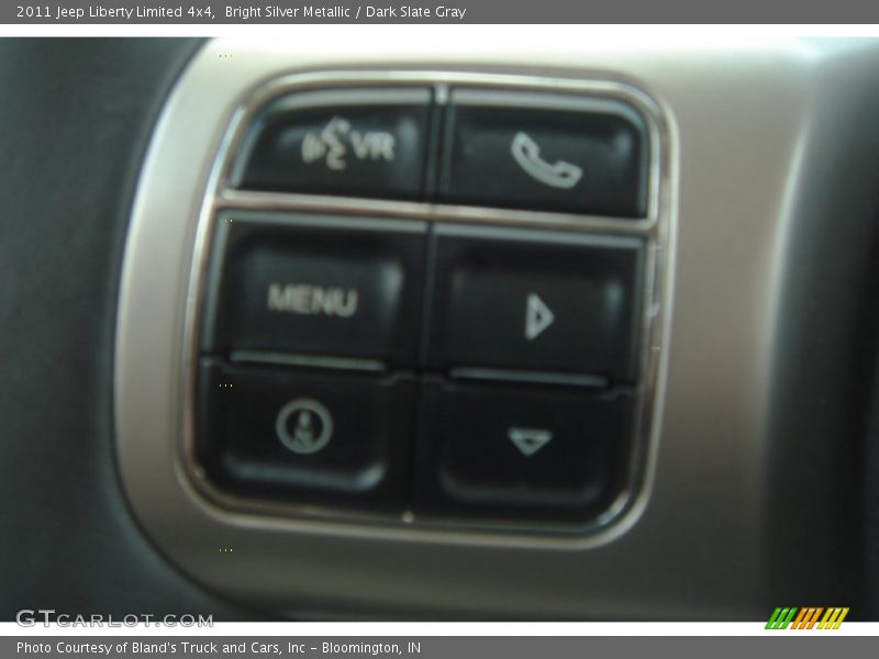Bright Silver Metallic / Dark Slate Gray 2011 Jeep Liberty Limited 4x4
