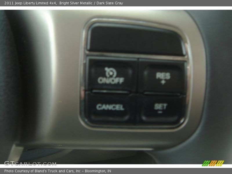 Bright Silver Metallic / Dark Slate Gray 2011 Jeep Liberty Limited 4x4