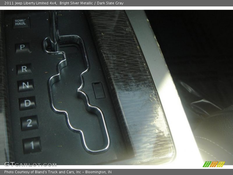 Bright Silver Metallic / Dark Slate Gray 2011 Jeep Liberty Limited 4x4