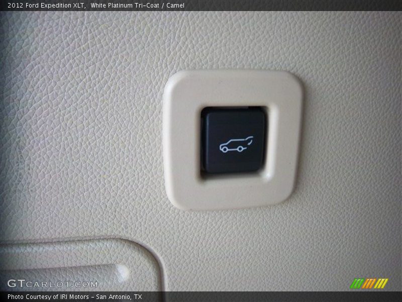 White Platinum Tri-Coat / Camel 2012 Ford Expedition XLT