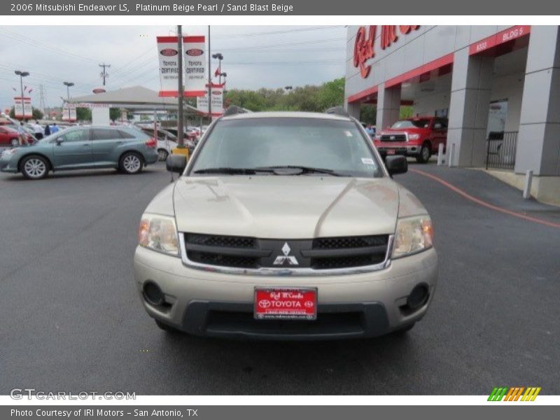 Platinum Beige Pearl / Sand Blast Beige 2006 Mitsubishi Endeavor LS