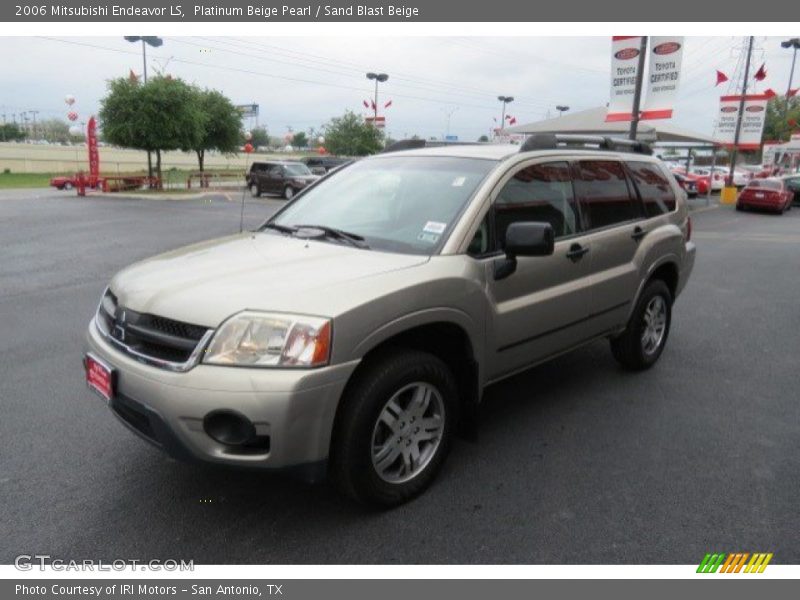 Platinum Beige Pearl / Sand Blast Beige 2006 Mitsubishi Endeavor LS