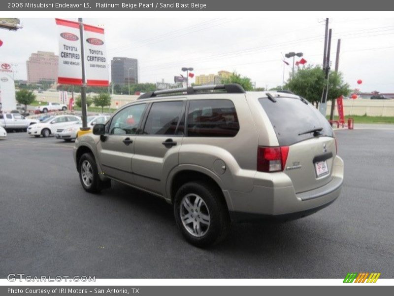 Platinum Beige Pearl / Sand Blast Beige 2006 Mitsubishi Endeavor LS