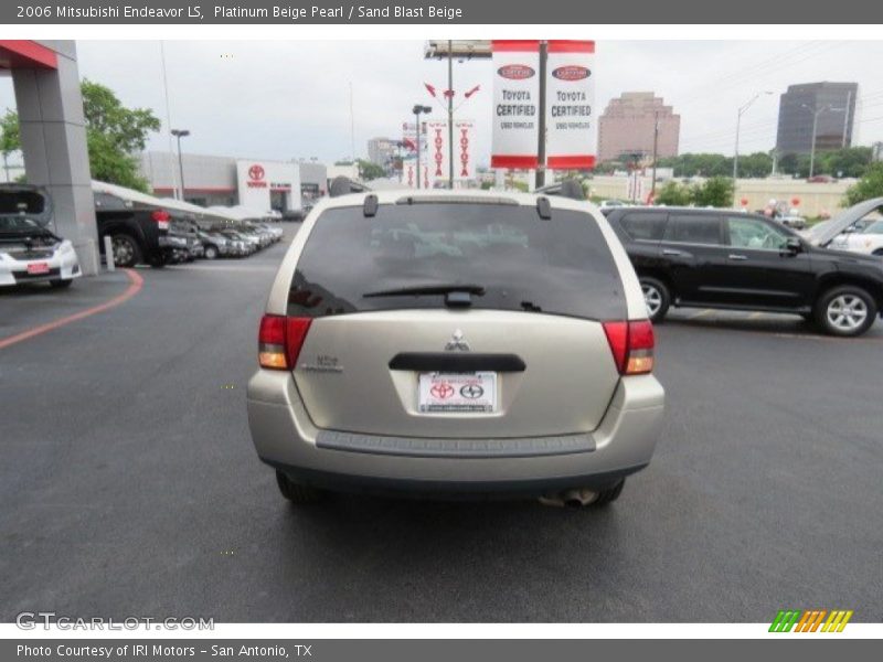 Platinum Beige Pearl / Sand Blast Beige 2006 Mitsubishi Endeavor LS