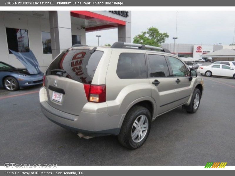 Platinum Beige Pearl / Sand Blast Beige 2006 Mitsubishi Endeavor LS