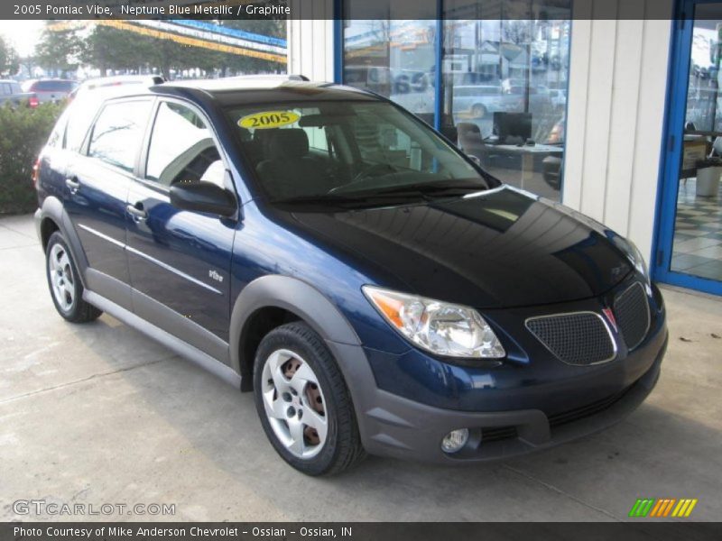 Front 3/4 View of 2005 Vibe 