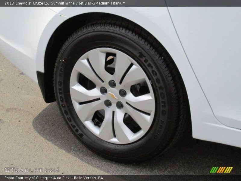 Summit White / Jet Black/Medium Titanium 2013 Chevrolet Cruze LS