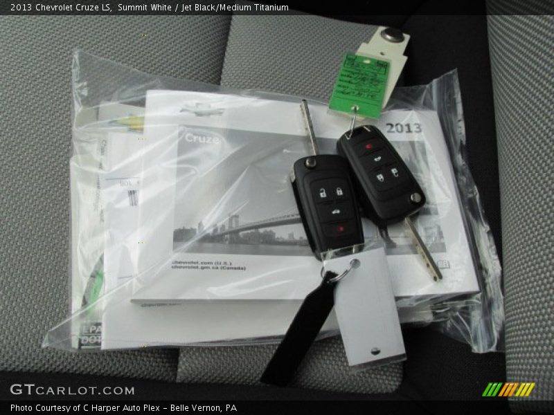 Summit White / Jet Black/Medium Titanium 2013 Chevrolet Cruze LS