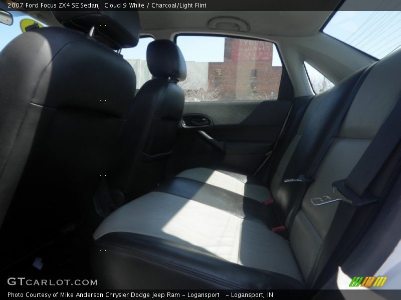 Cloud 9 White / Charcoal/Light Flint 2007 Ford Focus ZX4 SE Sedan