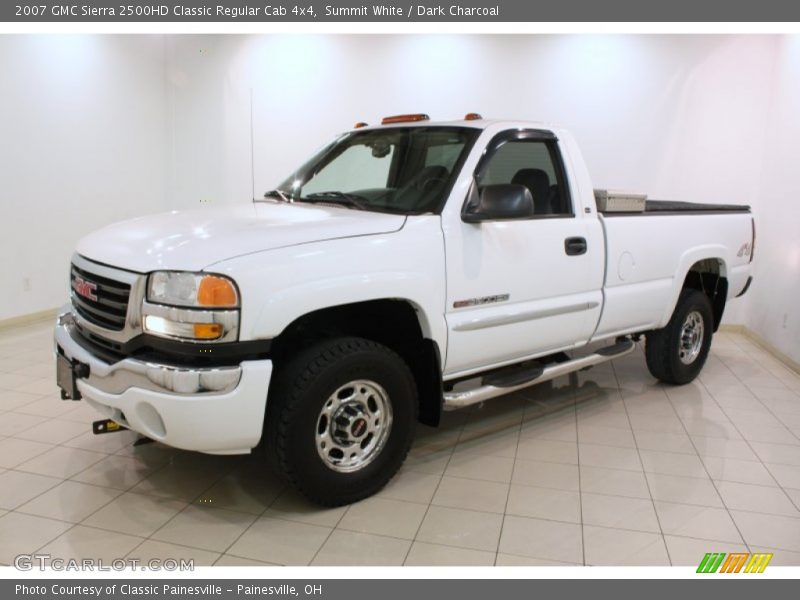 Front 3/4 View of 2007 Sierra 2500HD Classic Regular Cab 4x4