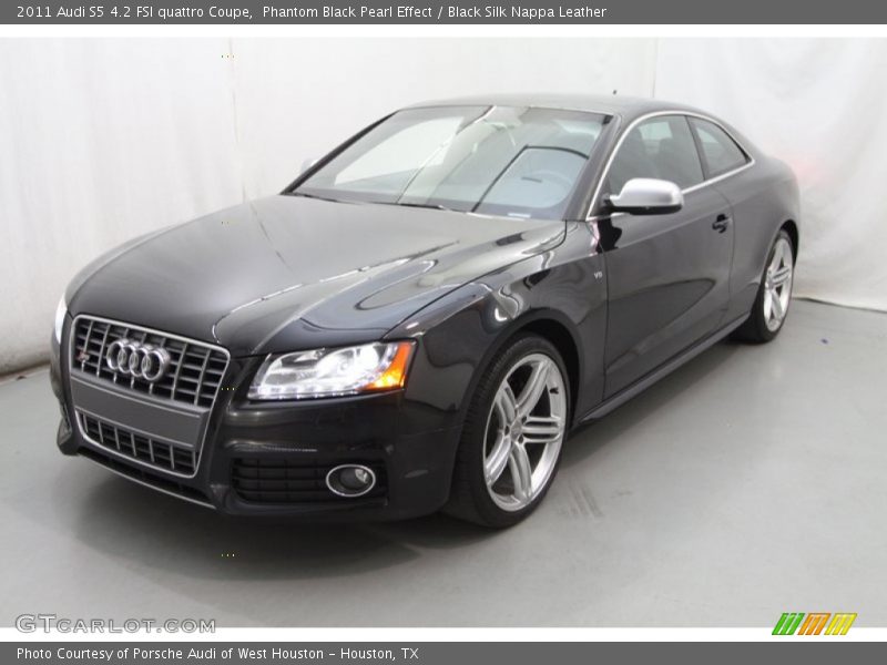 Front 3/4 View of 2011 S5 4.2 FSI quattro Coupe