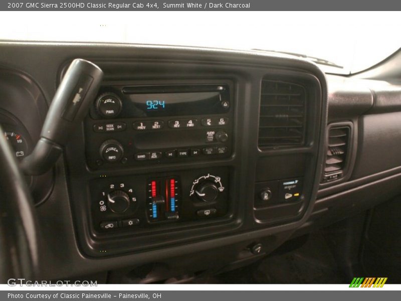 Controls of 2007 Sierra 2500HD Classic Regular Cab 4x4