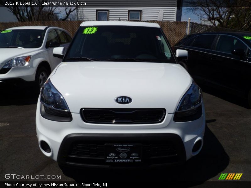 Clear White / Black Cloth 2013 Kia Soul 1.6