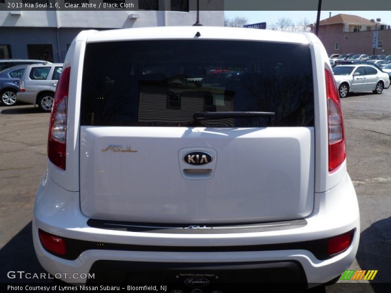 Clear White / Black Cloth 2013 Kia Soul 1.6