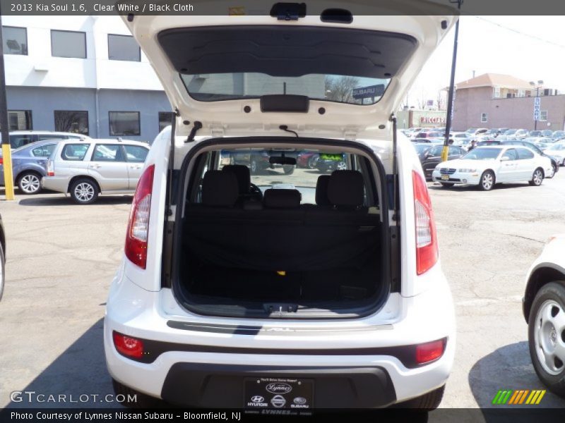 Clear White / Black Cloth 2013 Kia Soul 1.6