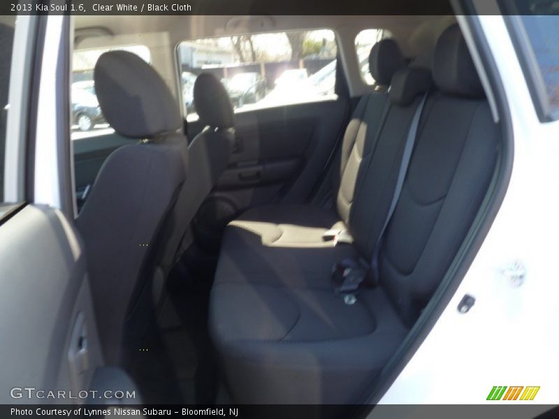 Clear White / Black Cloth 2013 Kia Soul 1.6