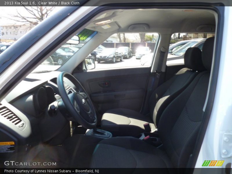Clear White / Black Cloth 2013 Kia Soul 1.6