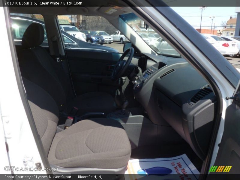 Clear White / Black Cloth 2013 Kia Soul 1.6