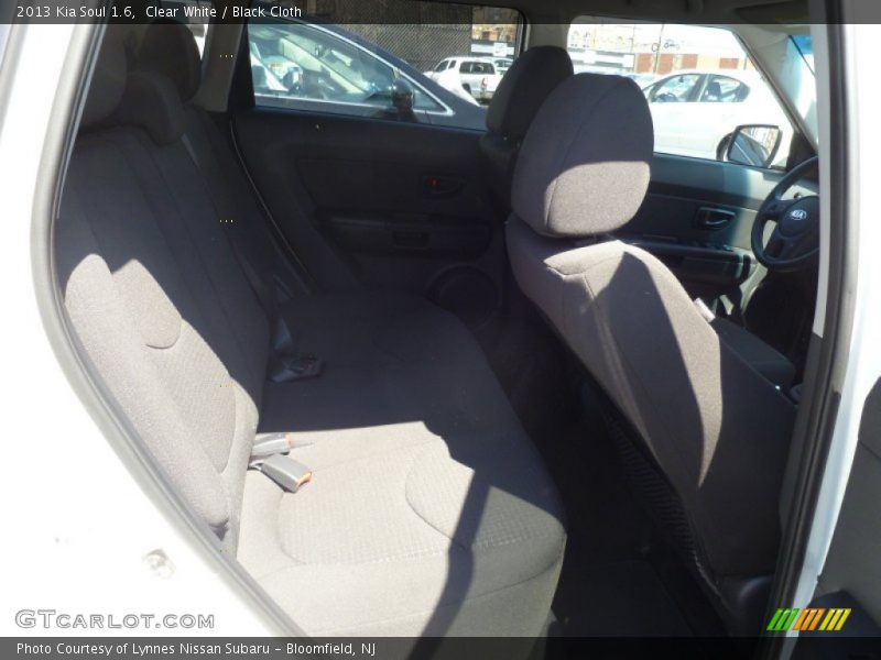 Clear White / Black Cloth 2013 Kia Soul 1.6