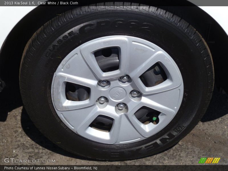 Clear White / Black Cloth 2013 Kia Soul 1.6