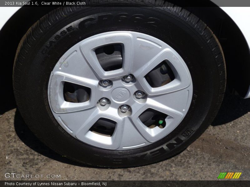 Clear White / Black Cloth 2013 Kia Soul 1.6