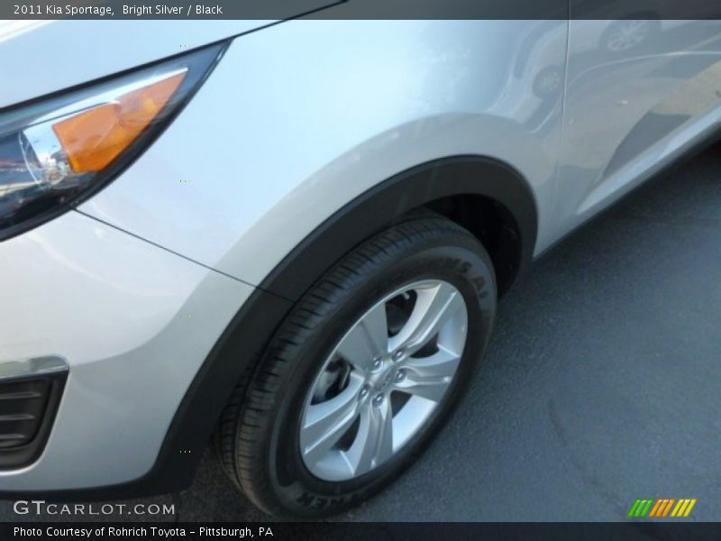 Bright Silver / Black 2011 Kia Sportage