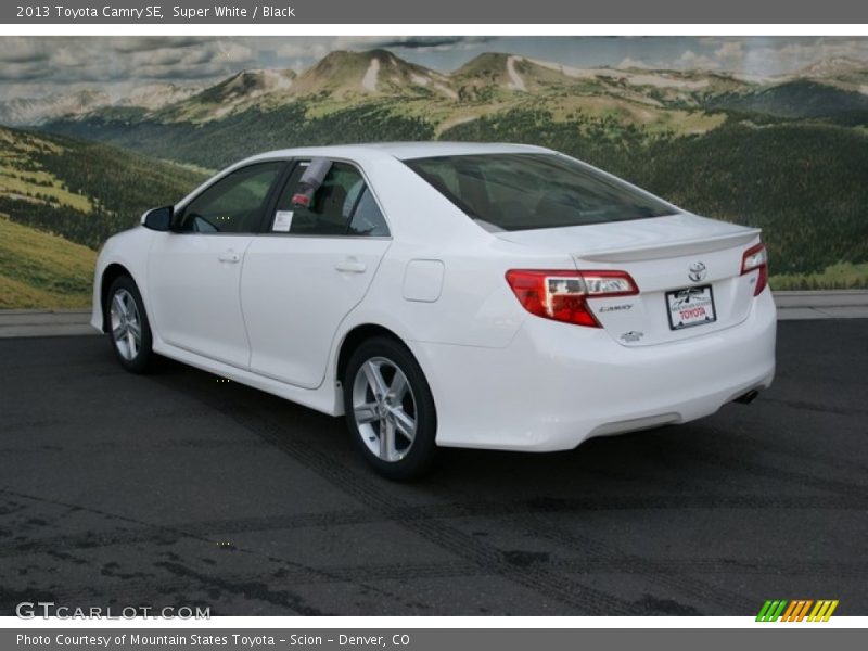 Super White / Black 2013 Toyota Camry SE