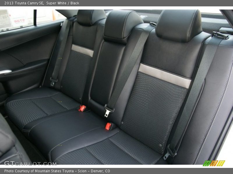 Super White / Black 2013 Toyota Camry SE