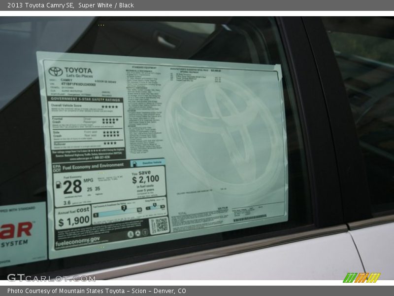 Super White / Black 2013 Toyota Camry SE